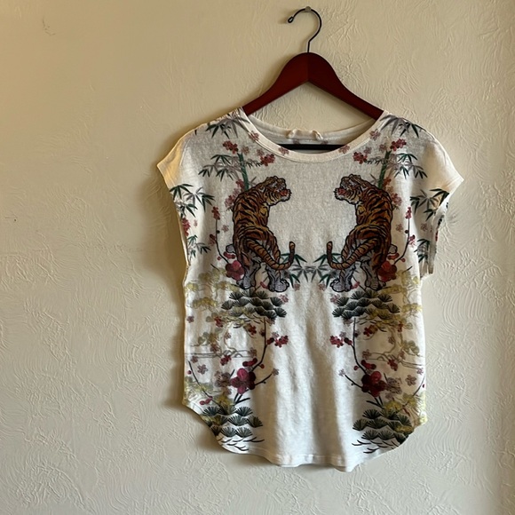 Linen tiger tee. Size Medium. - Picture 1 of 2